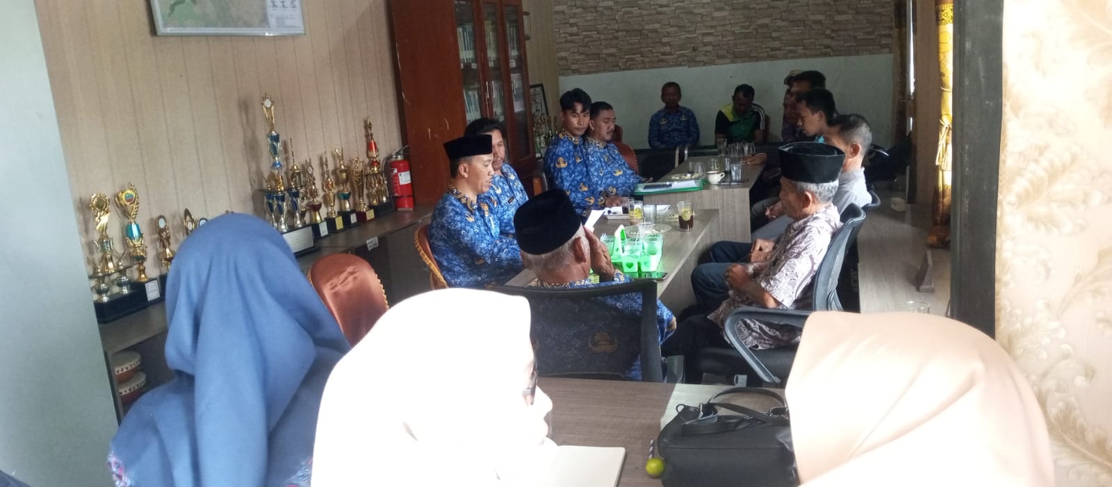 Kegiatan Rutin Pembinaan Kinerja Perangkat Desa oleh Bapak Camat Kec.Kawali